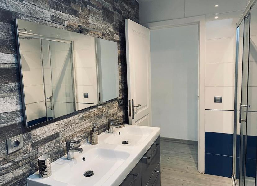 Luxury Two Bed Seaviews Appartamento *